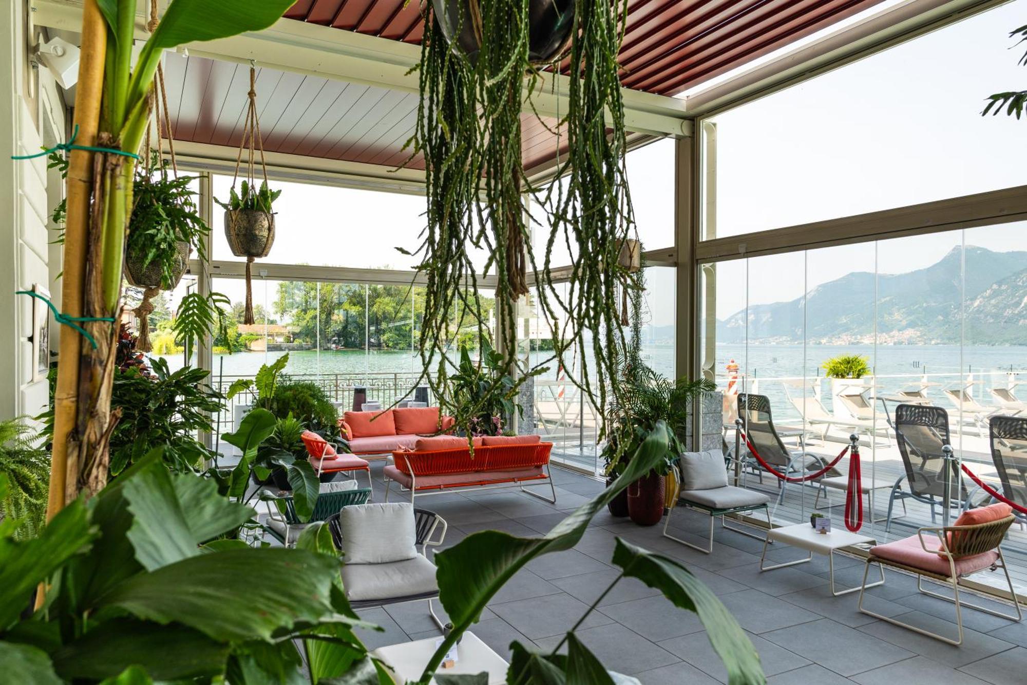Araba Fenice Hotel Iseo Exteriér fotografie