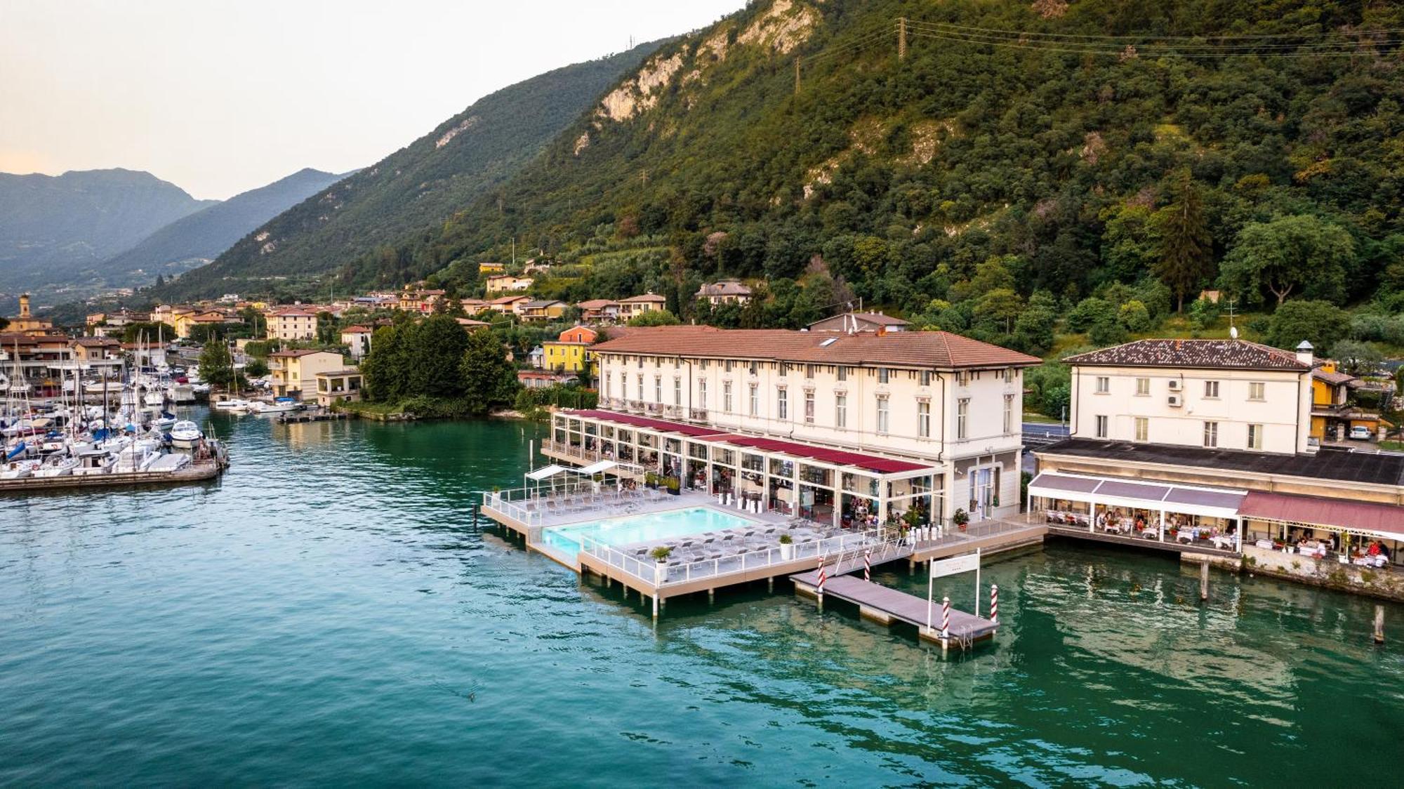 Araba Fenice Hotel Iseo Exteriér fotografie