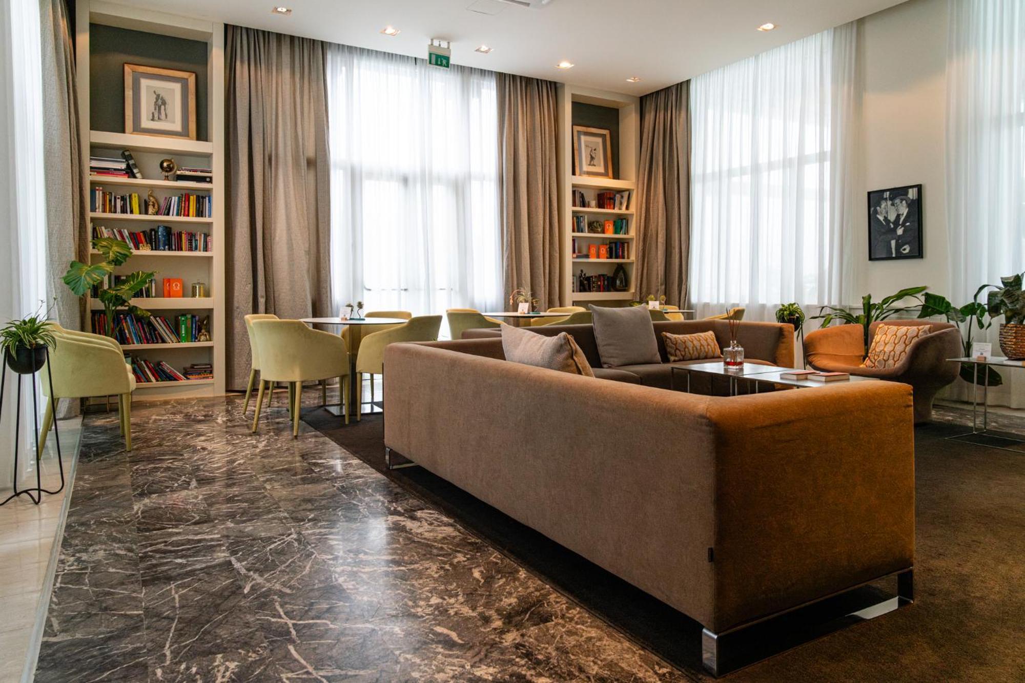Araba Fenice Hotel Iseo Exteriér fotografie